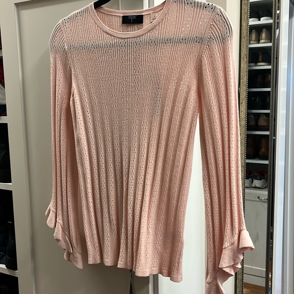 TAHARI brand new sweater top still with tags, size S, light pink.